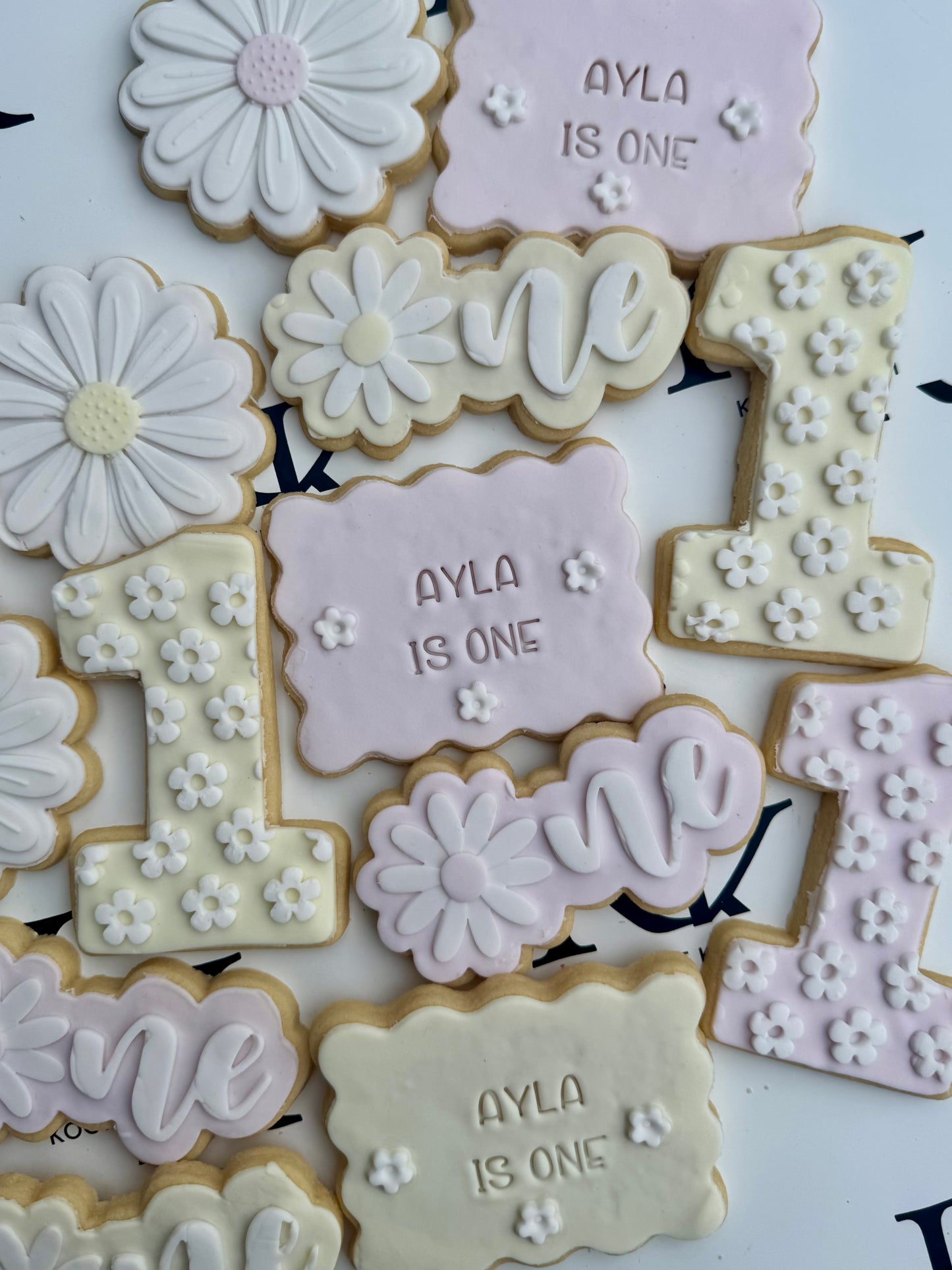 Daisy Theme Cookie