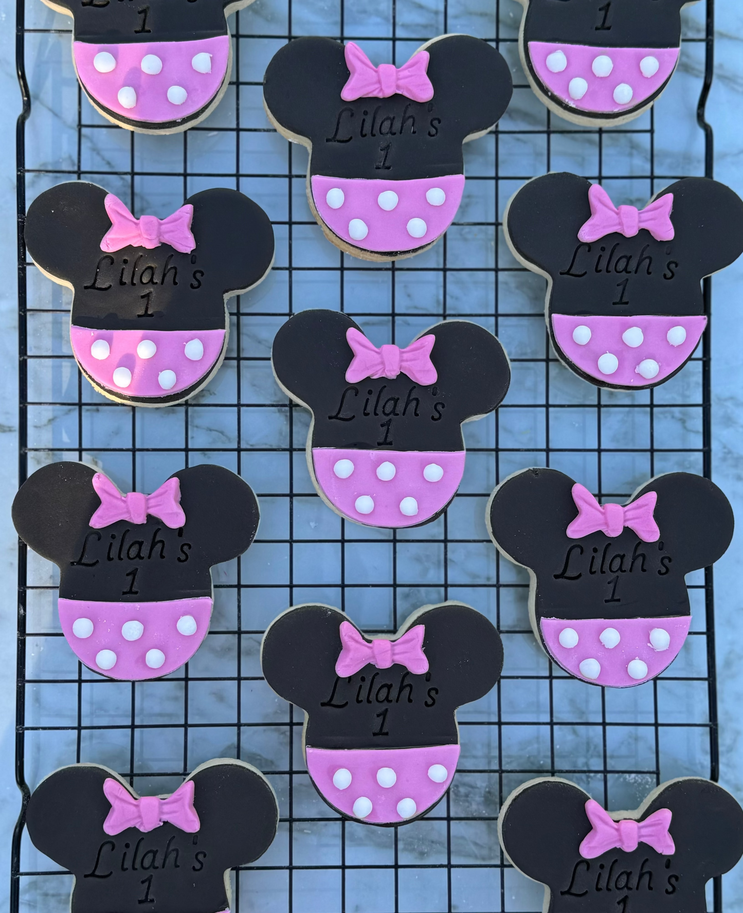 Minnie Mouse Suit Cookie
