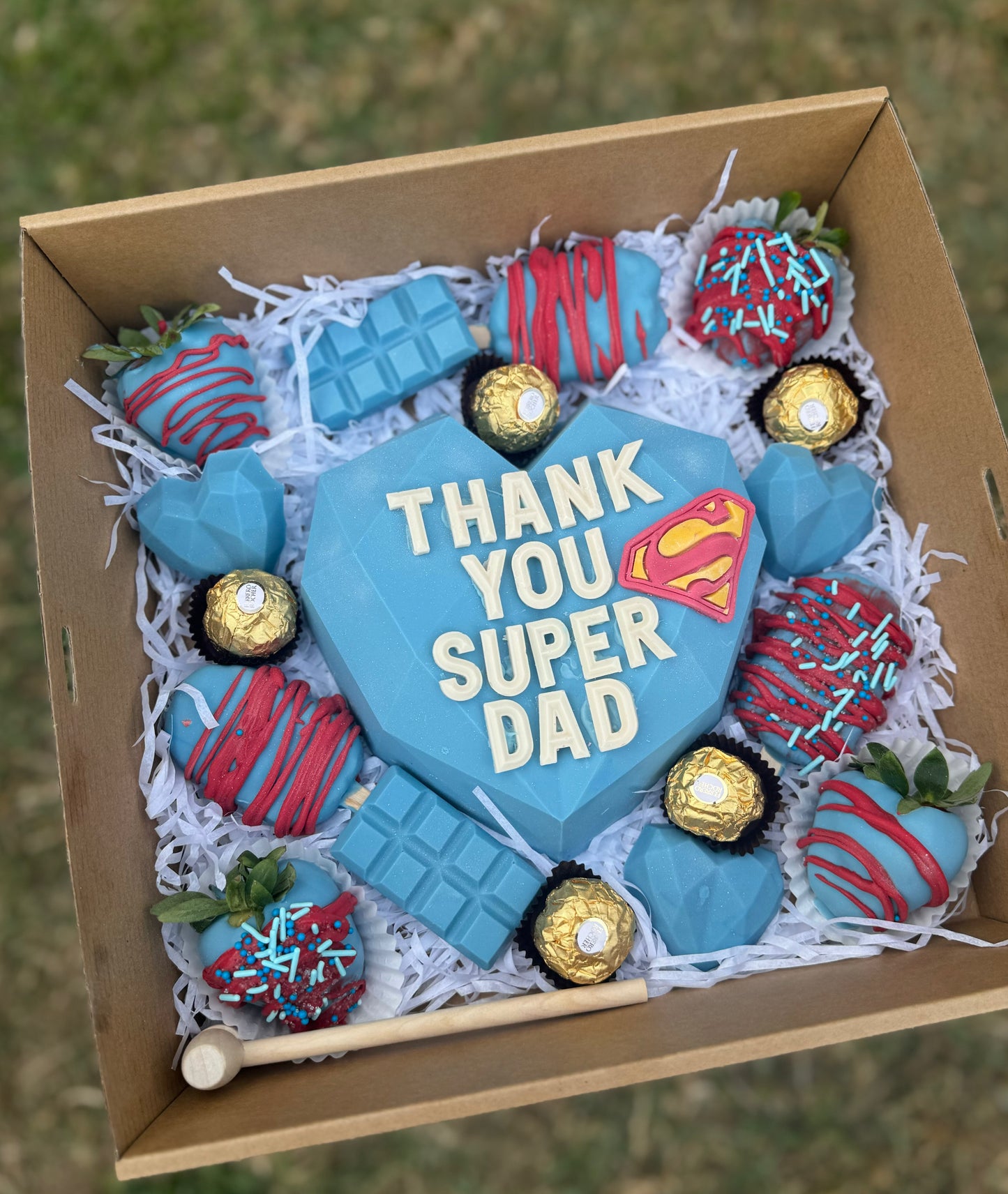 Ultimate Smash Piñata Dessert Box