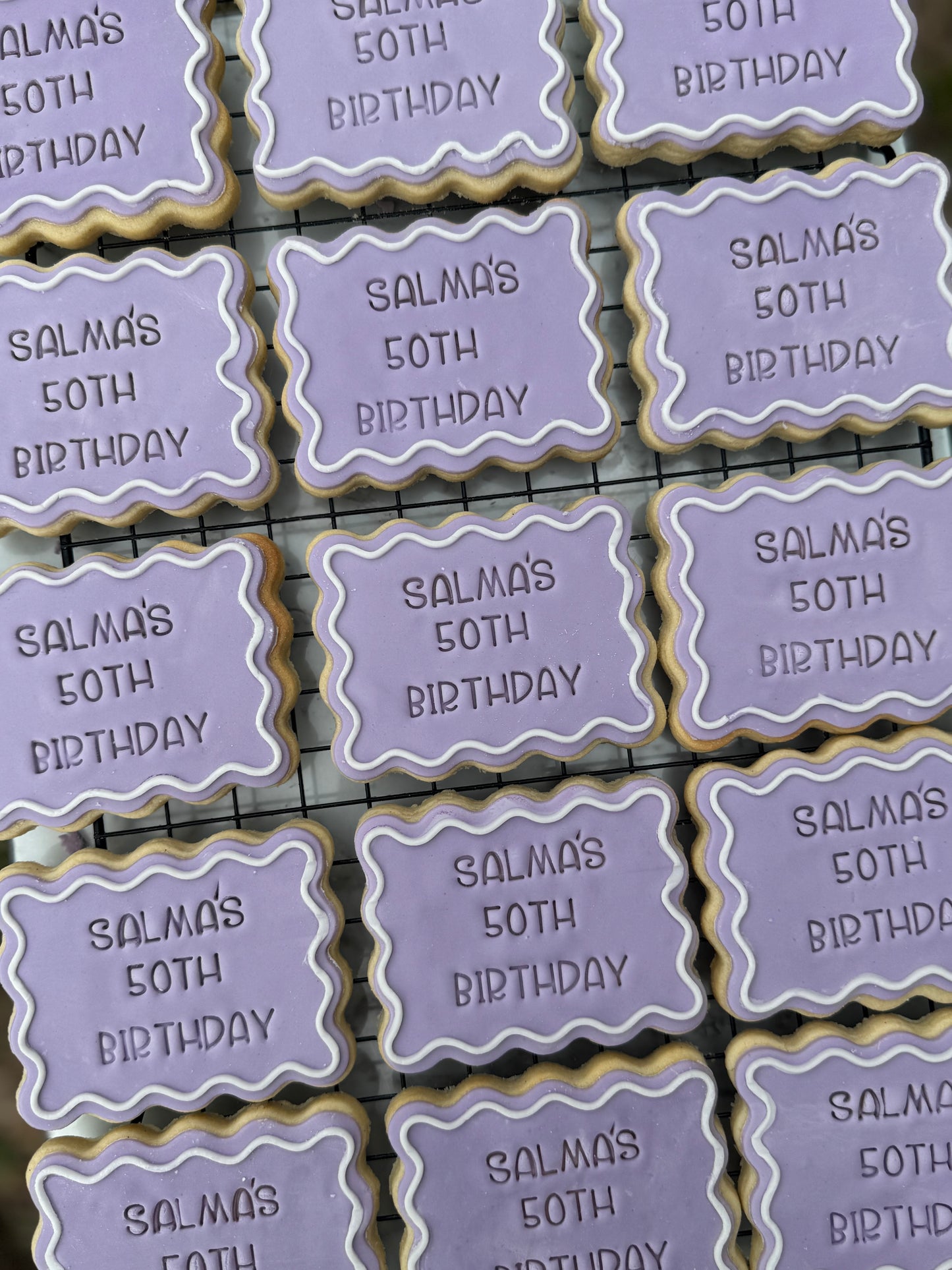 Wavy Rectangle Raised Border Cookie