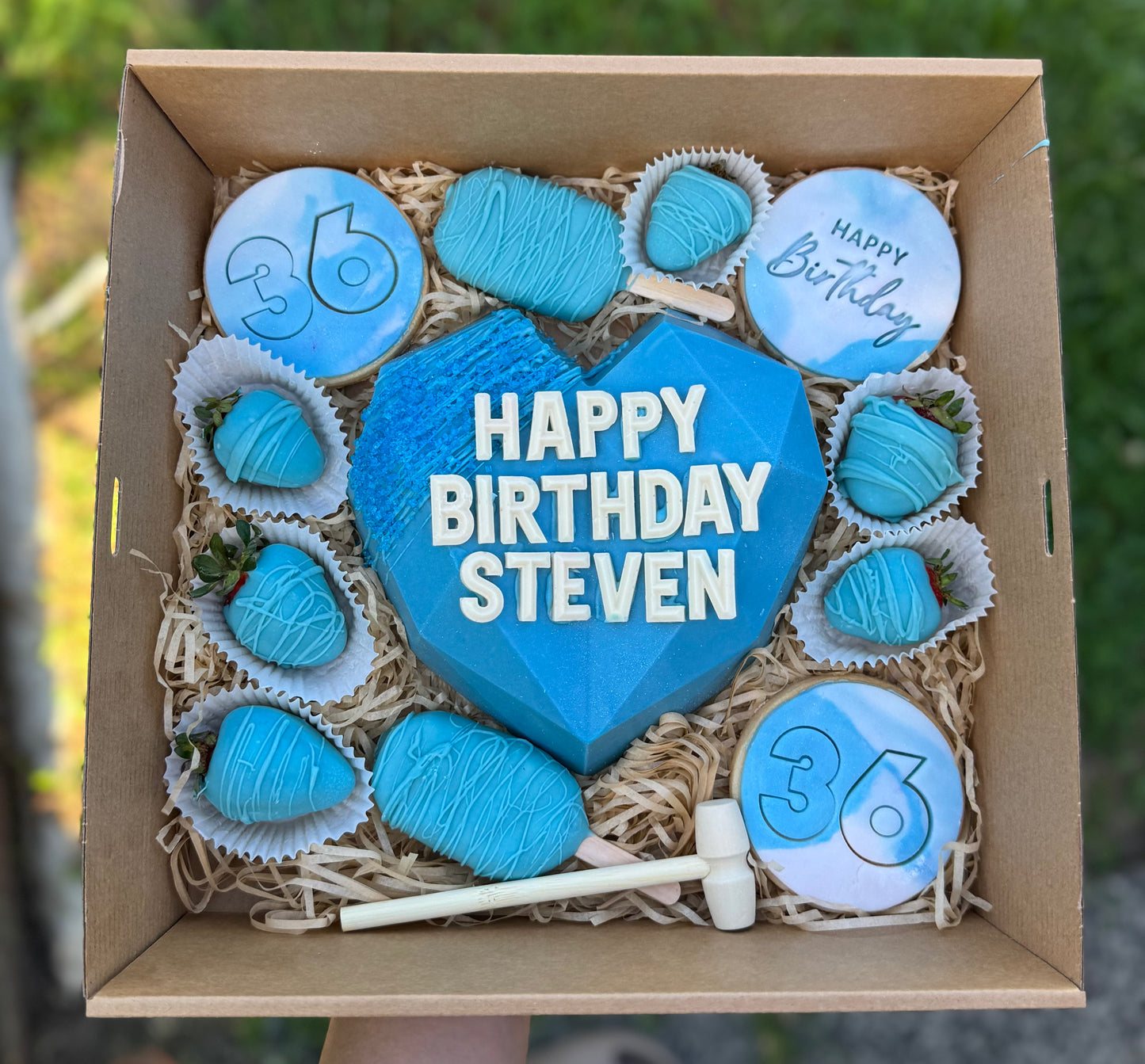 Ultimate Smash Piñata Dessert Box