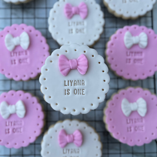 Scalloped Circle Cookie