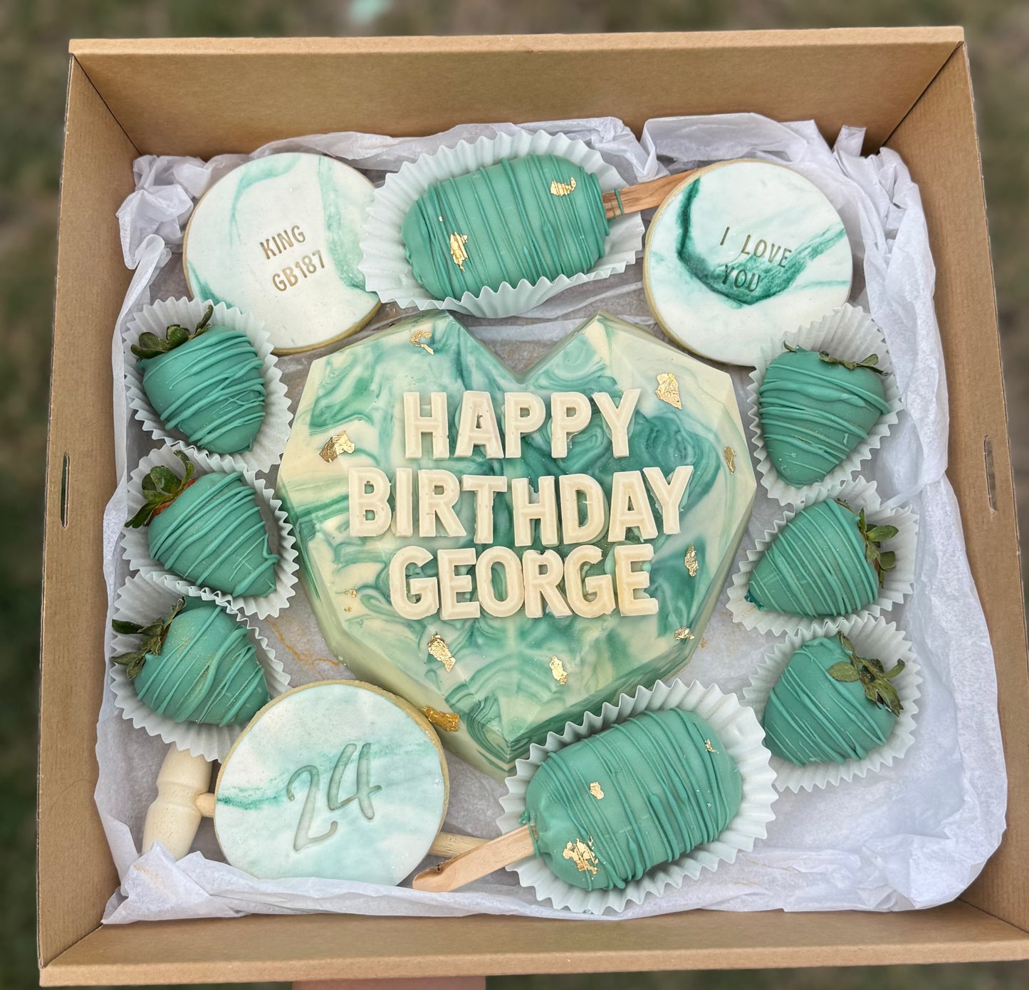 Ultimate Smash Piñata Dessert Box